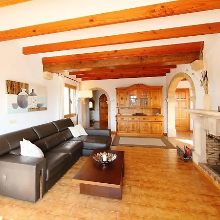 Llamedos Villa *
